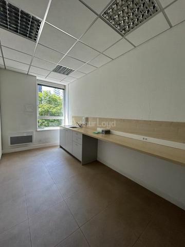 BUREAUX à LOUER de 233 m²