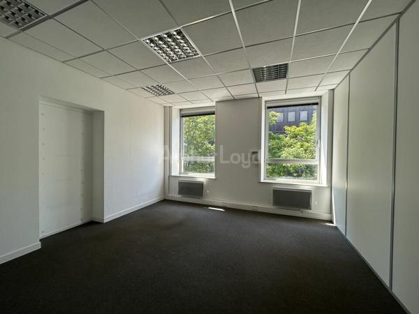 BUREAUX à LOUER de 233 m²
