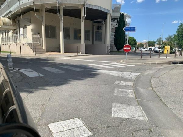 Bureaux à vendre à Chateaurenard avec parkings privatifs et sanitaires privés