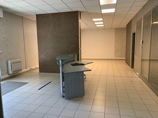 Bureaux à vendre à Chateaurenard avec parkings privatifs et sanitaires privés