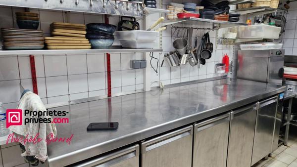 EXCLUSIVITE ROANNE  -  RESTAURANT  ATYPIQUE, 80 COUVERTS, TERRASSE