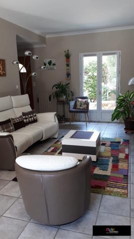 Villa T5 de 152 m² au calme avec piscine