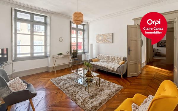 Immeuble à vendre    14 pièces • 391 m2 Castres