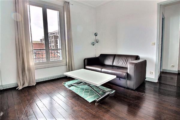 Suresnes Centre-ville Carnot-Gambetta ? Appartement 3 pièces avec loggia dans un bel immeuble ancien