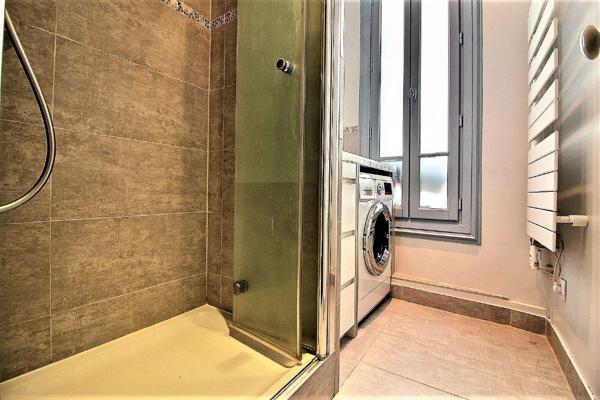 Suresnes Centre-ville Carnot-Gambetta ? Appartement 3 pièces avec loggia dans un bel immeuble ancien