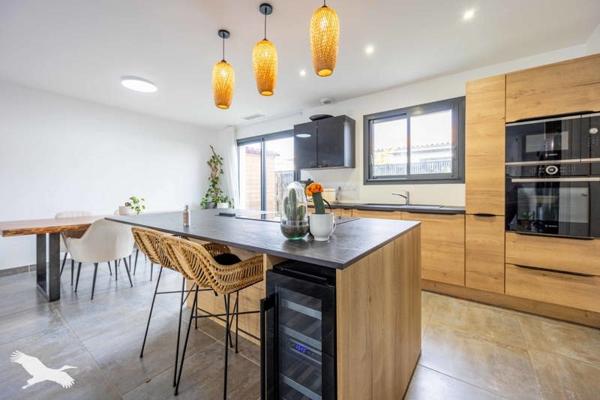 Maison à vendre 550 000 € Saubrigues 6 p 148 m² DPE B