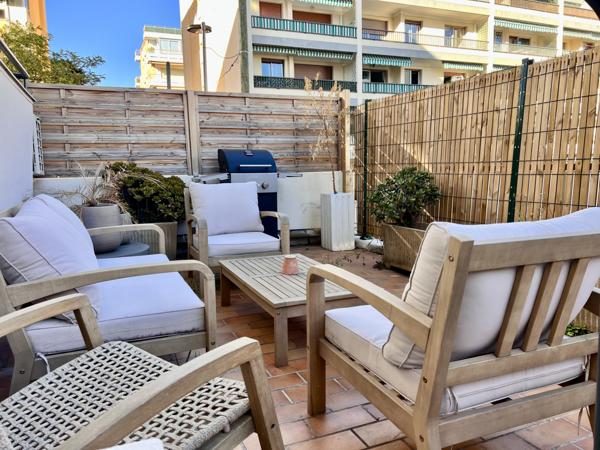 Le Cannet (06110) LE CANNET CARNOT LUMINEUX 3 PIÈCES TRAVERSANT RENOVÉ,GRANDE TERRASSE 32M2