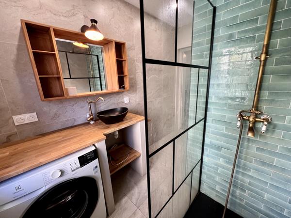 Le Cannet (06110) LE CANNET CARNOT LUMINEUX 3 PIÈCES TRAVERSANT RENOVÉ,GRANDE TERRASSE 32M2