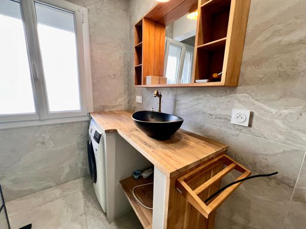 Le Cannet (06110) LE CANNET CARNOT LUMINEUX 3 PIÈCES TRAVERSANT RENOVÉ,GRANDE TERRASSE 32M2