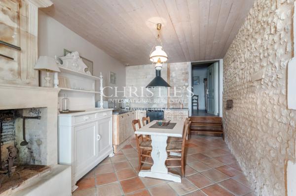 Magnifique Propriété avec Maison de Maître, Moulin et Gîtes