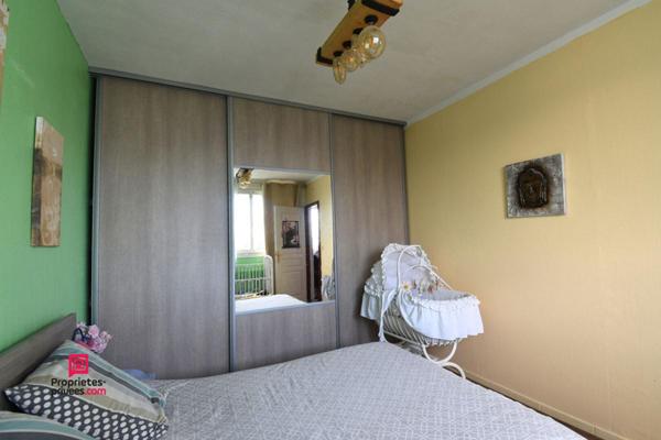 SAINT-PRIEST (69800) ? T2 lumineux avec PARKING PRIVATIF + CAVE