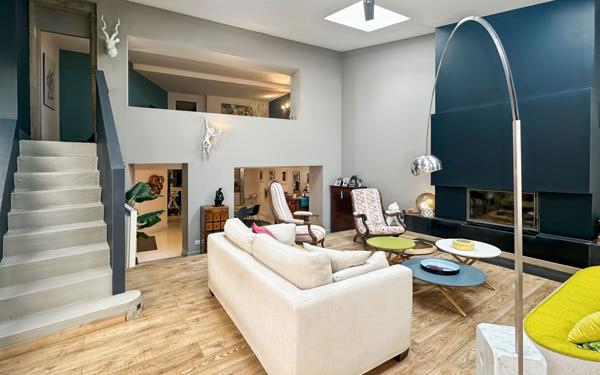 Maison à vendre    5 pièces • 253 m2 Valence