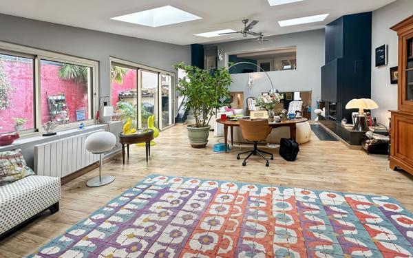 Maison à vendre    5 pièces • 253 m2 Valence