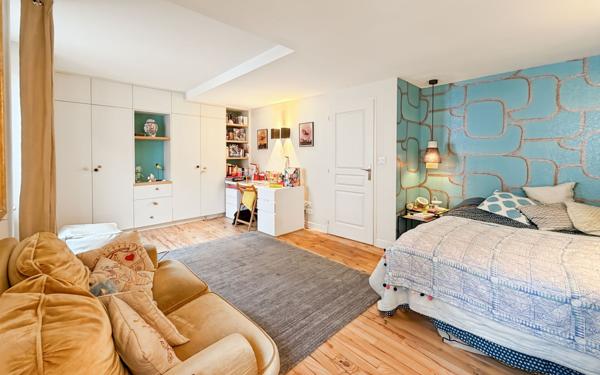 Maison à vendre    5 pièces • 253 m2 Valence