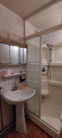 Maison avec terrain et point d'eau