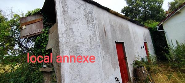 Maison avec terrain et point d'eau