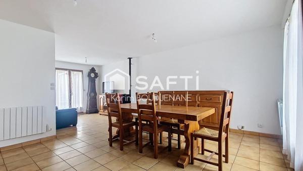 Individuelle, 4 chambres, 400 m2 de terrain, dependance...