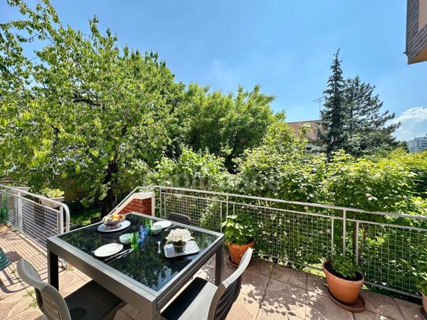 ST GERMAIN Maison 210 m² à 5 mn à pied du Lycée International - rare