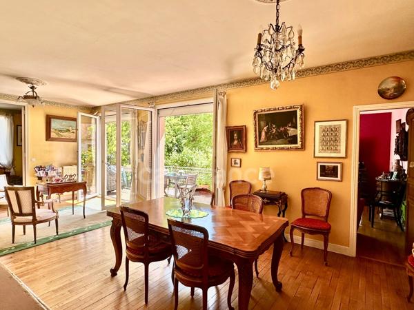 ST GERMAIN Maison 210 m² à 5 mn à pied du Lycée International - rare