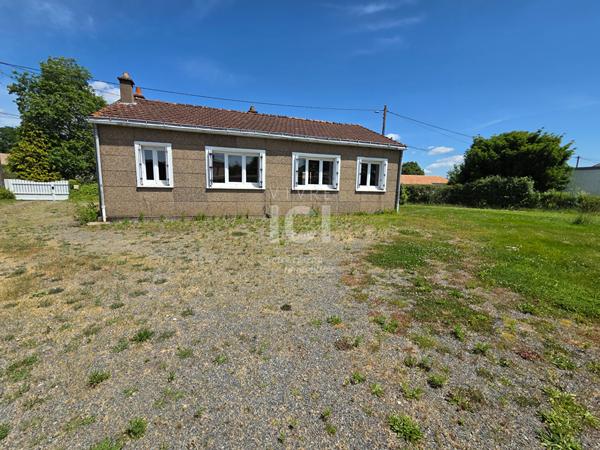 MAISON À RÉNOVER AVEC BEAU POTENTIEL