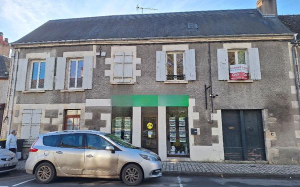 Immeuble à vendre    3 pièces • 110 m2 Saint-Satur