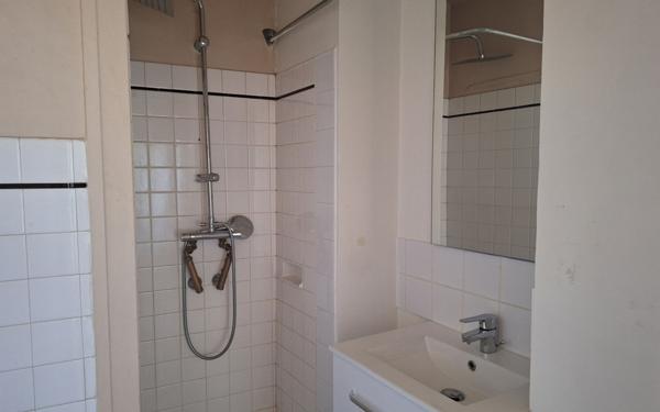 Immeuble à vendre    3 pièces • 110 m2 Saint-Satur