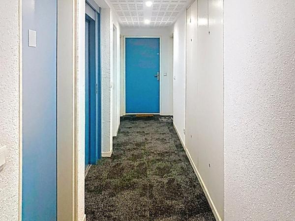 Appartement T3 lumineux avec deux loggias et parking aux Chartrons