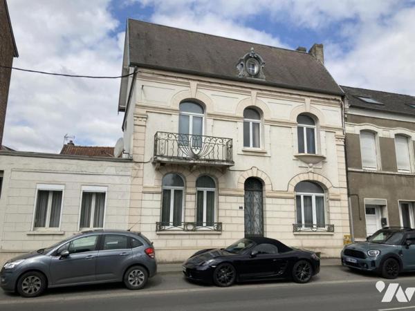 BUCQUOY - MAISON BOURGEOISE avec grange et jardin.