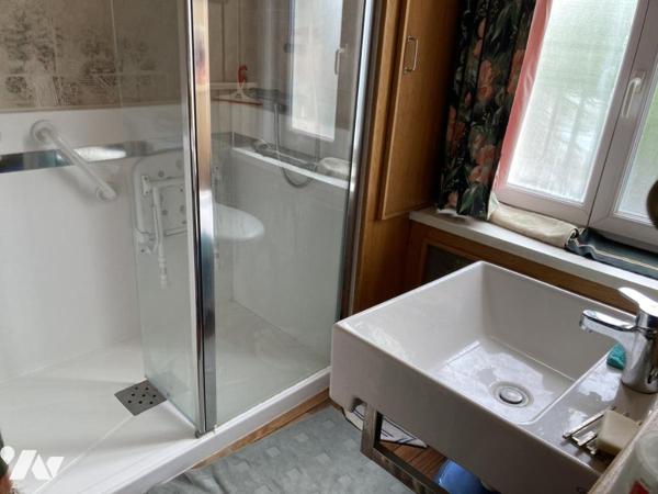 BUCQUOY - MAISON BOURGEOISE avec grange et jardin.