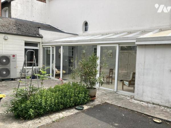 BUCQUOY - MAISON BOURGEOISE avec grange et jardin.