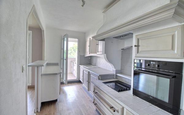 Appartement à vendre    4 pièces • 81 m2 Marseille 11