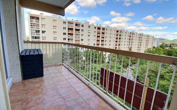 Appartement à vendre    4 pièces • 81 m2 Marseille 11