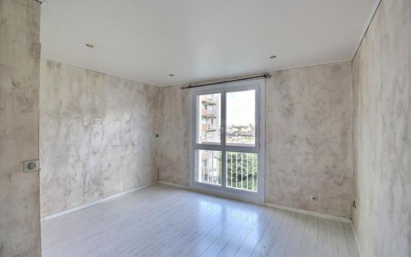 Appartement à vendre    4 pièces • 81 m2 Marseille 11