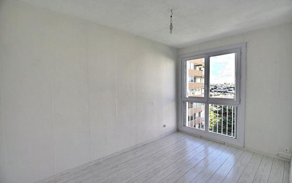 Appartement à vendre    4 pièces • 81 m2 Marseille 11