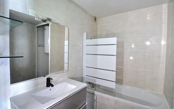 Appartement à vendre    4 pièces • 81 m2 Marseille 11