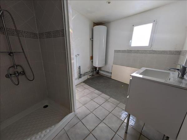 Maison à louer 627 € CC DRACHE 3 p 63 m² DPE D