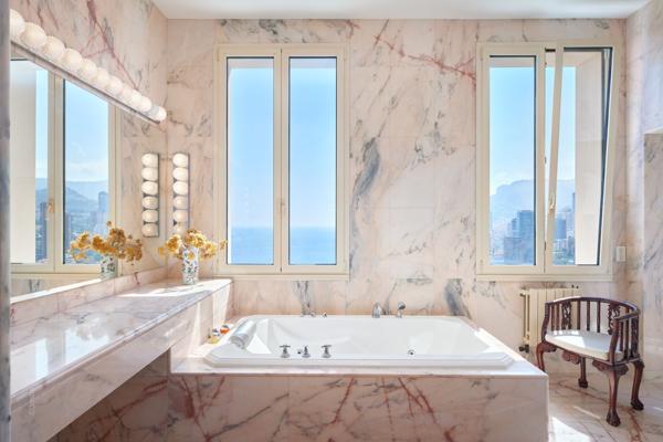 Vente Maison de maître Roquebrune-Cap-Martin 30 Pièces 963 m²