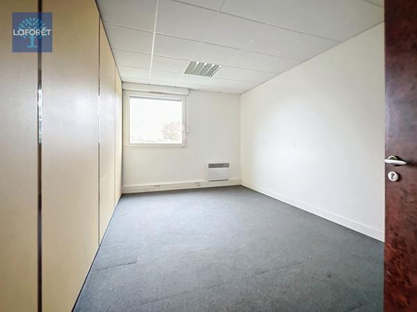 Location bureau Magny-le-Hongre - 5 pièce(s) - 95 m² - 2 055 €/mois