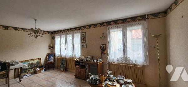 Maison de ville comprenant