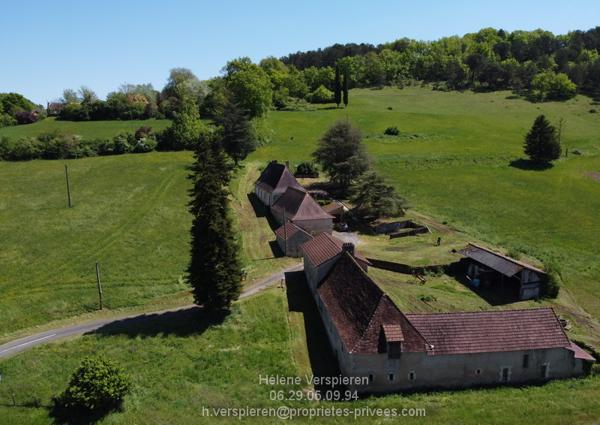 Deux Maisons et Dépendances + 13HA de terrain