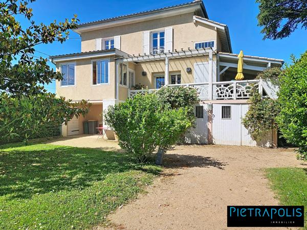 Maison familial-5 chambres - luminosité - jardin - piscine