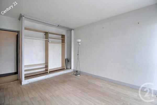Appartement F2 à vendre  2 pièces - 46 m 2   CHATEAU THIERRY  - 02