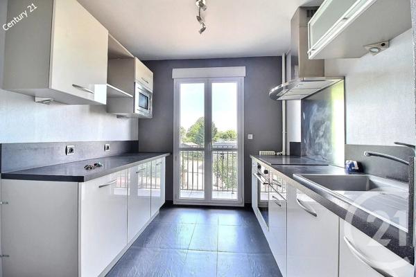 Appartement F2 à vendre  2 pièces - 46 m 2   CHATEAU THIERRY  - 02