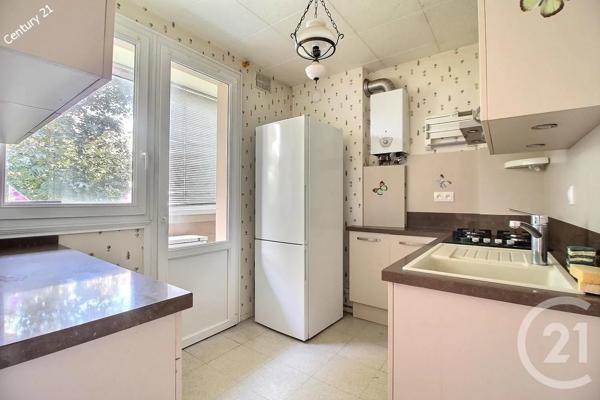 Appartement F2 à vendre  2 pièces - 46 m 2   CHATEAU THIERRY  - 02