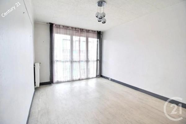 Appartement F2 à vendre  2 pièces - 46 m 2   CHATEAU THIERRY  - 02