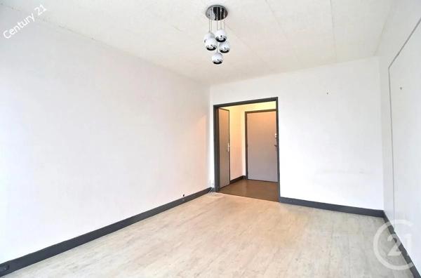 Appartement F2 à vendre  2 pièces - 46 m 2   CHATEAU THIERRY  - 02