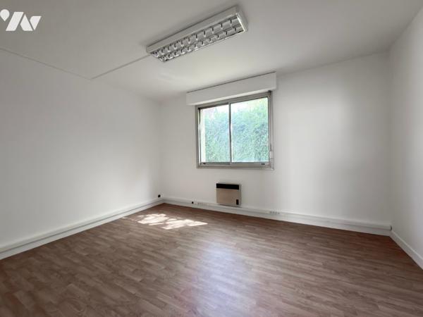 Immeuble de bureau / Habitation de 300m2