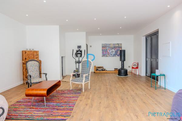 Duplex style loft- 5 CHAMBRES- GRAND GARAGE
