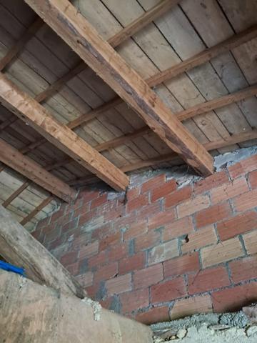 Maison à rénover avec grand jardin et garage