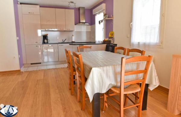 Un appartement récent quartier Chanteloup de type 3 PMR, ascenseur, parking.